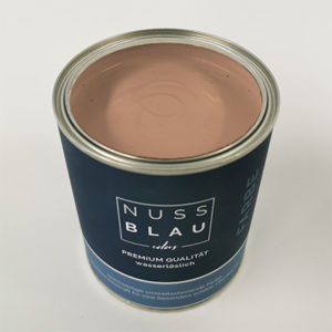 Unser French Tan ist ein warmes, helles Braun mit einem leichten rosaroten Farbton, erhältlich als Wandfarbe und Möbelfarbe Interior und Exterior. Farbtöne für Ikea Möbel, vonmuto.living, Trendfarben, Heritage, Sommer.