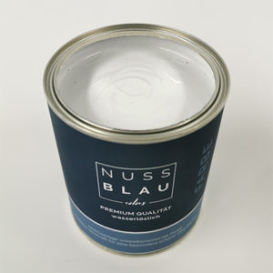 White Cotton ist ein Weiß mit einem einem ganz leichten, kaum merkbaren Graustich. White Cotton passt zu sehr vielen weißen Ikea Schrankprogrammen wie Pax, Besta und Billy. Farbtöne für Ikea Möbel, vonmuto.living, Trendfarben, Heritage, Sommer.